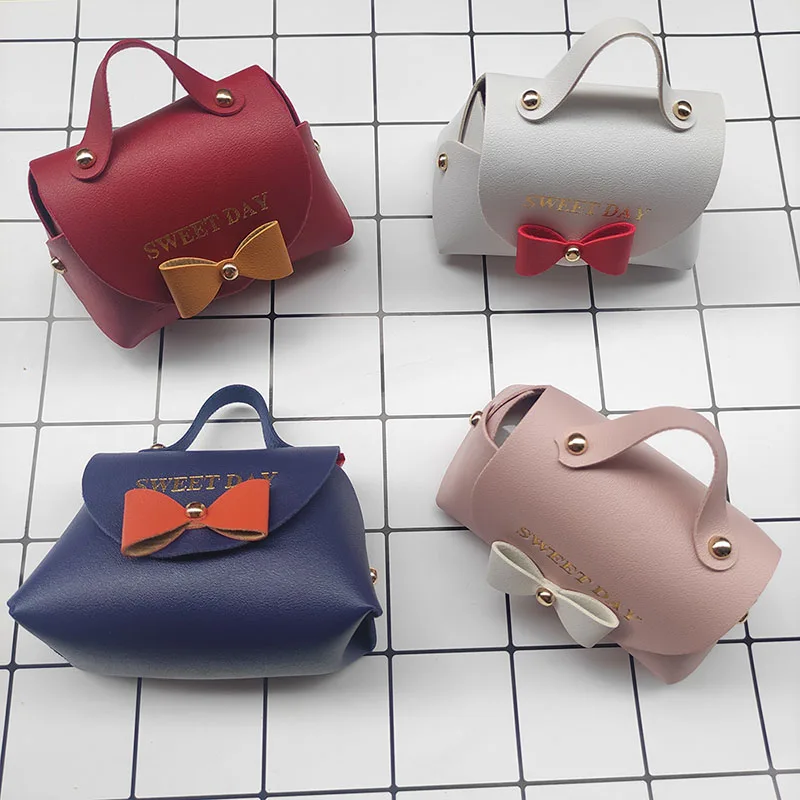 Wedding Favors and Gift Box Best Wishes Bags with Handles Leather Packaging Gift for Baby Shower Birthday Party Decoration
Wedding Favors and Gift Box Best Wishes Bags with Handles Leather Packaging Gift for Baby Shower Birthday Party Decoration