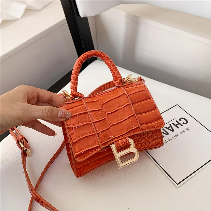 Brand Designer Shoulder Bag Women Crocodile Pattern Crossbody Totes PU Leather Handbags New Ladies Purse Female Messenger Bag 
Brand Designer Shoulder Bag Women Crocodile Pattern Crossbody Totes PU Leather Handbags New Ladies Purse Female Messenger Bag