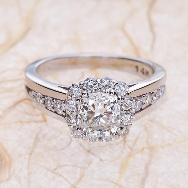 Trendy White Cubic Zircon Female Wedding Ring Inlaid Rhinestone Crystal for Women Engagement Jewelry Size 5-11
Trendy White Cubic Zircon Female Wedding Ring Inlaid Rhinestone Crystal for Women Engagement Jewelry Size 5-11