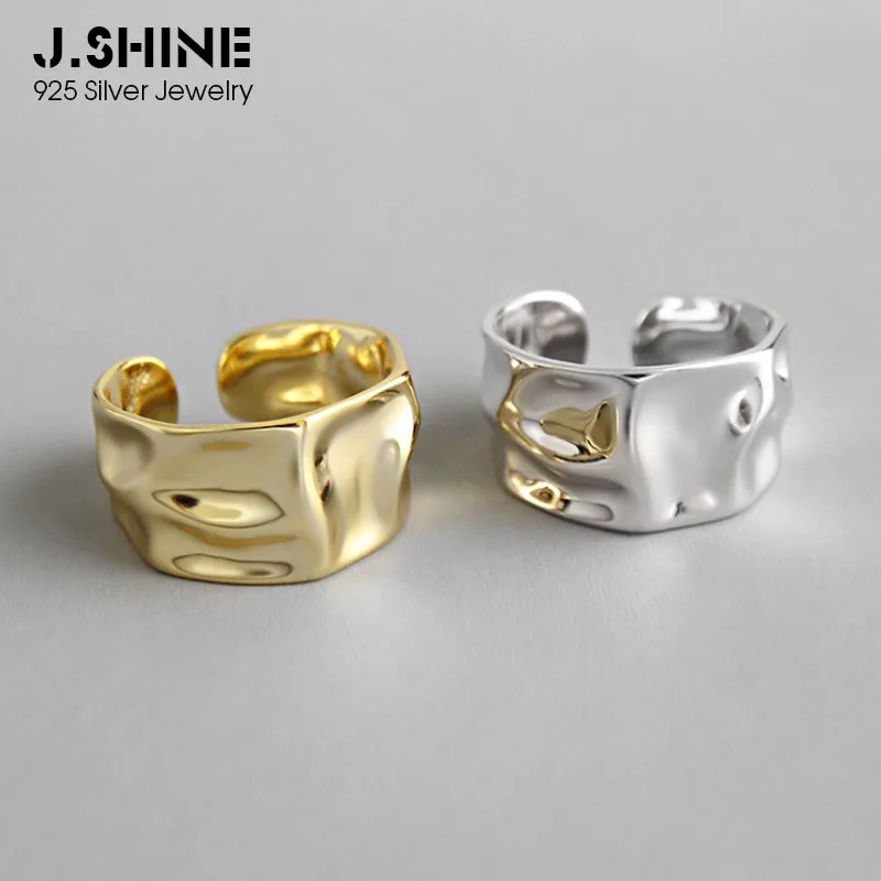 Женское кольцо-манжета из серебра 925 пробы, с вогнутой поверхностью
Женское кольцо-манжета из серебра 925 пробы, с вогнутой поверхностью