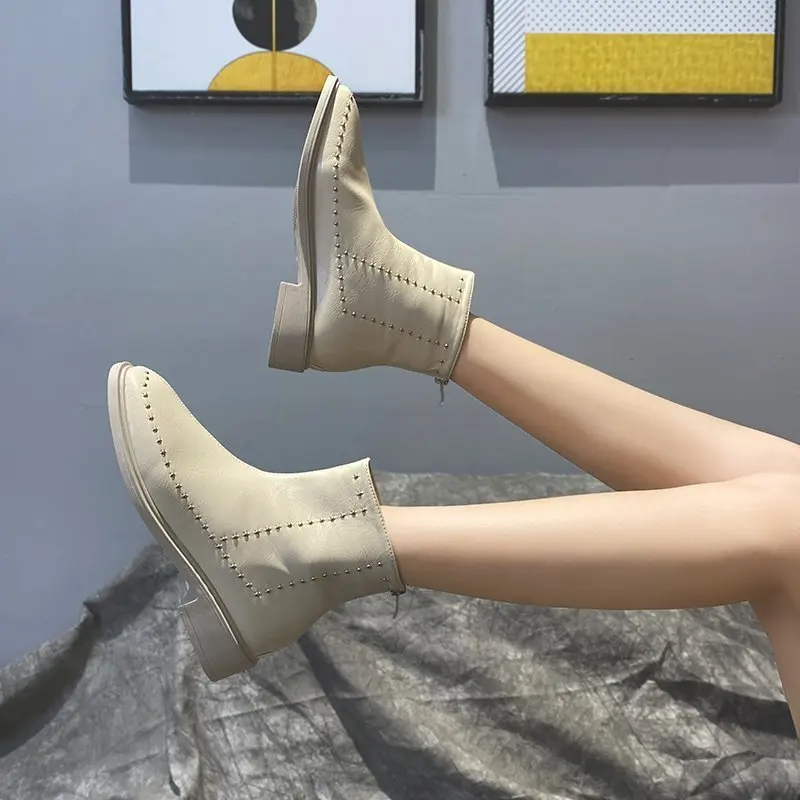 Womens Boots Shoes Female Fashion Rivet Ankle Boot Leather British Retro Style Flat Boots Elegant Lady Femenino Botas De Mujer
Womens Boots Shoes Female Fashion Rivet Ankle Boot Leather British Retro Style Flat Boots Elegant Lady Femenino Botas De Mujer