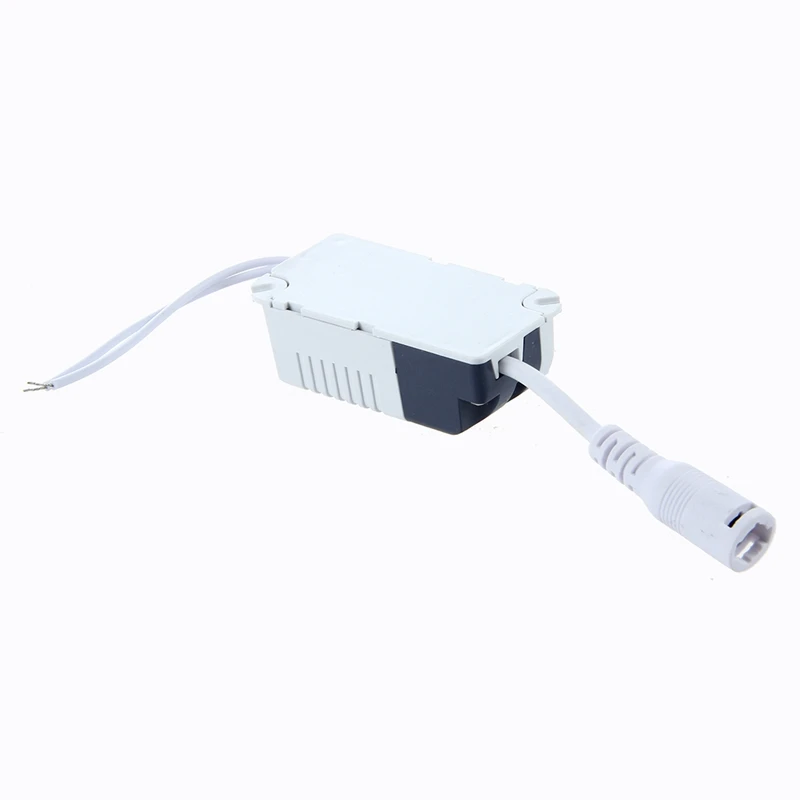 AC 90-240V to DC 9-12V 3W Constant Current LED Strip Power Driver Transformer
AC 90-240V to DC 9-12V 3W Constant Current LED Strip Power Driver Transformer