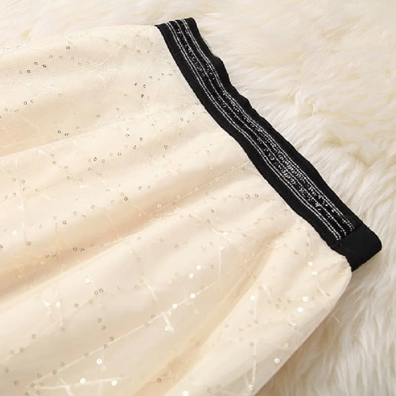 2020 New High Quality Summer Office Clothing Set Short Sleeve Holiday Womens Sets Beaded Sequin Mesh T-shirt Half Skirt Suit
2020 New High Quality Summer Office Clothing Set Short Sleeve Holiday Womens Sets Beaded Sequin Mesh T-shirt Half Skirt Suit