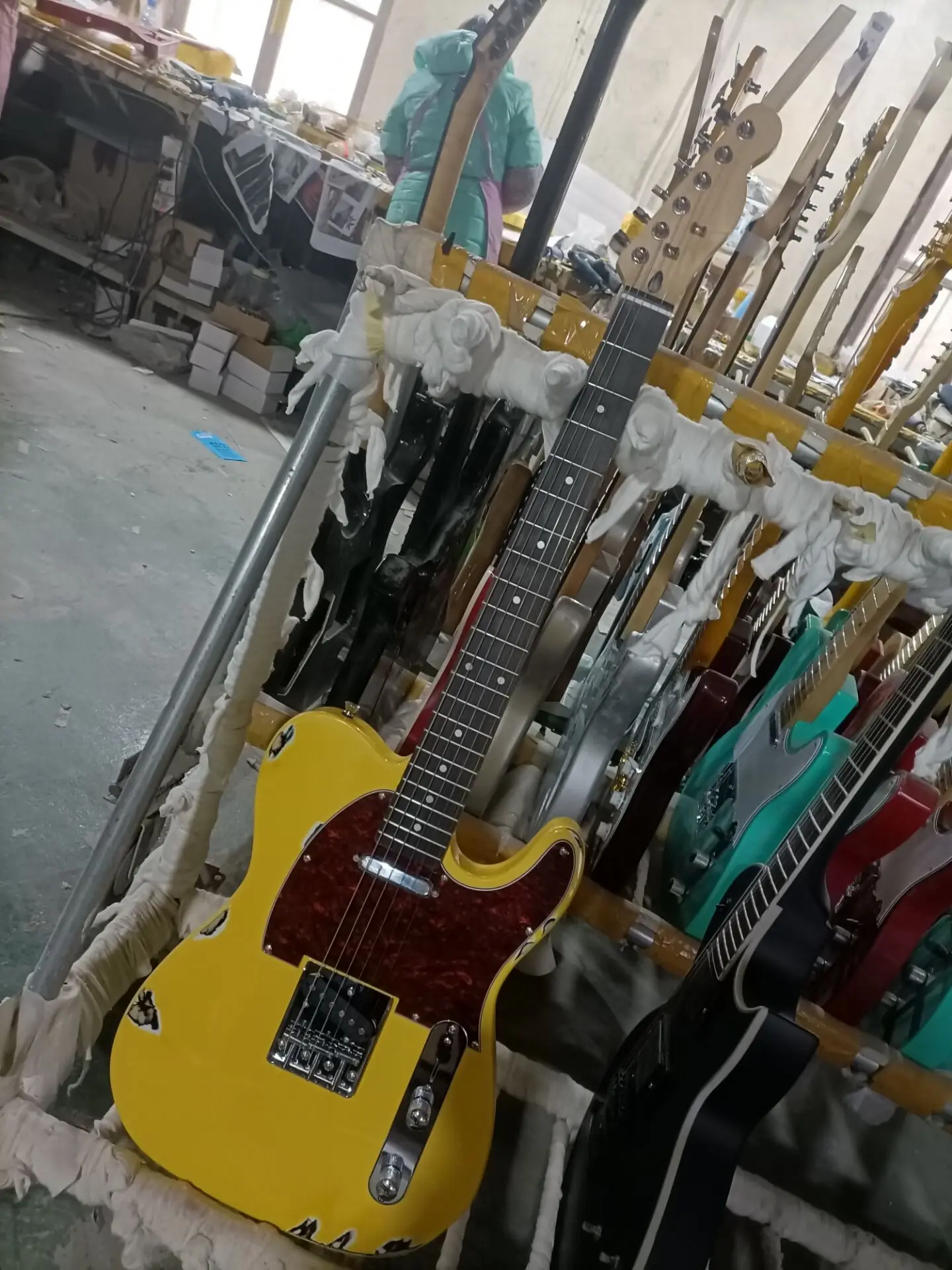 6-струнная гитара для индивидуального заказа
6-струнная гитара для индивидуального заказа