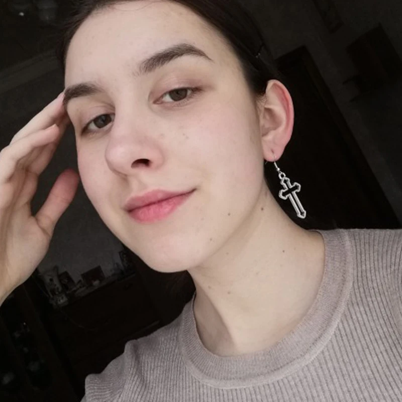 2021Ladies Jewelry Fashion Punk Style Simple Alloy Earrings Hollow Ear Hooks Cross Earrings Pendant Dangle Chinese Fashion
2021Ladies Jewelry Fashion Punk Style Simple Alloy Earrings Hollow Ear Hooks Cross Earrings Pendant Dangle Chinese Fashion