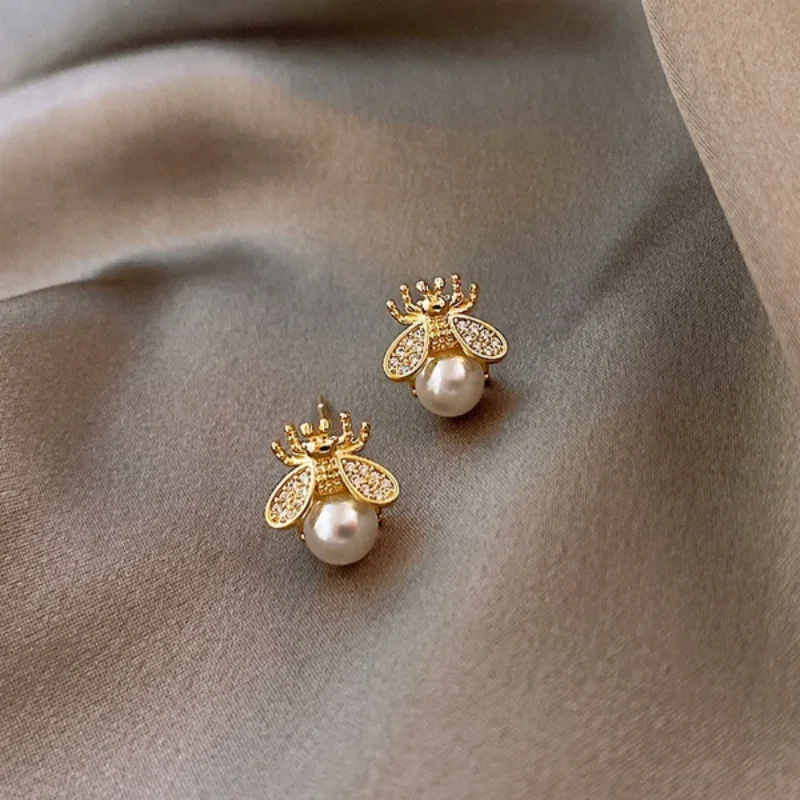New Hot Selling Trendy Bee Earrings Pearl Earrings Temperament Cute Earrings Niche High-quality Earrings 
New Hot Selling Trendy Bee Earrings Pearl Earrings Temperament Cute Earrings Niche High-quality Earrings
