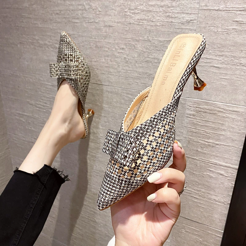 Slippers Women Summer 2021 New Female Shoes Slides Thin High Heels Fashion Wisp of air Cover Toe Heeled Mules Luxury Pointed Hot
Slippers Women Summer 2021 New Female Shoes Slides Thin High Heels Fashion Wisp of air Cover Toe Heeled Mules Luxury Pointed Hot