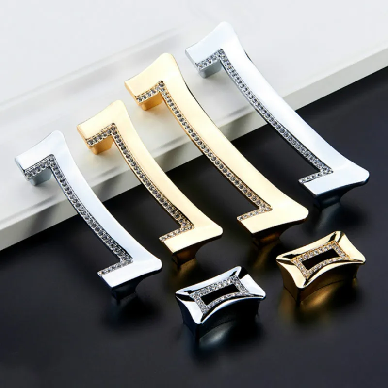 Luxury Gold Czech Crystal Cabinet Door Handles Furnitures Cupboard Wardrobe Drawer Dresser Hidden Pull Furniture Hardware
Luxury Gold Czech Crystal Cabinet Door Handles Furnitures Cupboard Wardrobe Drawer Dresser Hidden Pull Furniture Hardware