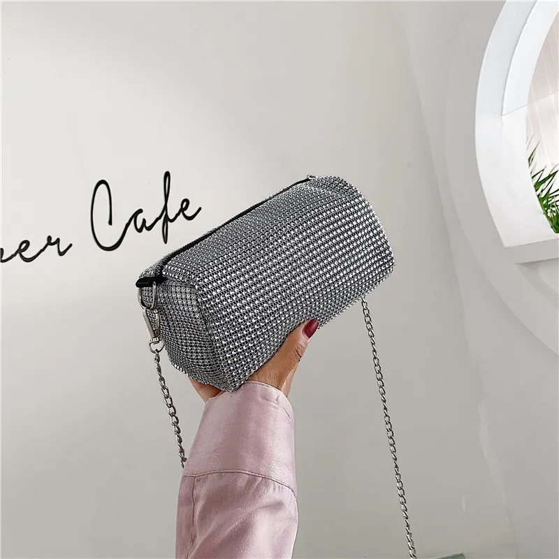 Миниатюрная дамская сумка-мессенджер с яркими бриллиантами, сумка-мессенджер на плечо, маленькая сумочка, сумка-мессенджер
Миниатюрная дамская сумка-мессенджер с яркими бриллиантами, сумка-мессенджер на плечо, маленькая сумочка, сумка-мессенджер