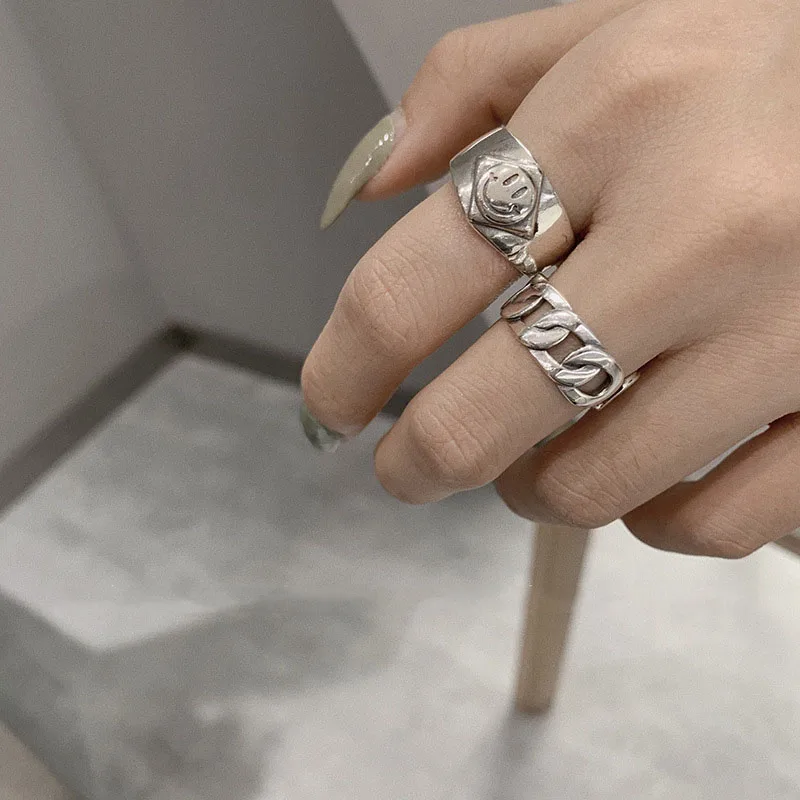 MEYRROYU 925 Sterling Silver Japanese and Korean Simple Trend Smile Face Wide Ring Retro Woven Ladies Fashion Jewelry Wholesale
MEYRROYU 925 Sterling Silver Japanese and Korean Simple Trend Smile Face Wide Ring Retro Woven Ladies Fashion Jewelry Wholesale