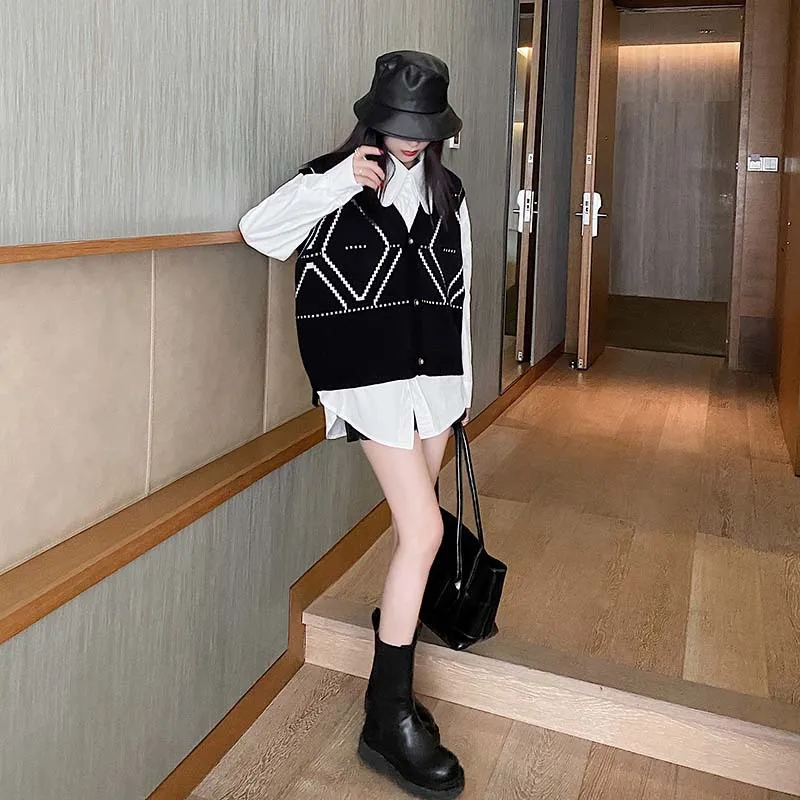 Vest Gilet Jacket Women Sweater Cardigan 2021 Spring and Autumn New Knitted Sweater Vest V-neck Loose Korean Version WM-MY012
Vest Gilet Jacket Women Sweater Cardigan 2021 Spring and Autumn New Knitted Sweater Vest V-neck Loose Korean Version WM-MY012