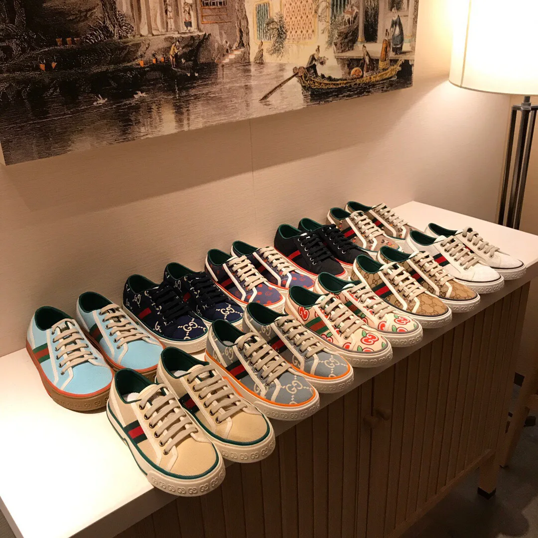 2021 Spring And Summer New Wild Casual Outdoor Sports Shoes Embroidered Couple Flat Bottom Shoes Trend Large Size Canvas Shoes
2021 Spring And Summer New Wild Casual Outdoor Sports Shoes Embroidered Couple Flat Bottom Shoes Trend Large Size Canvas Shoes