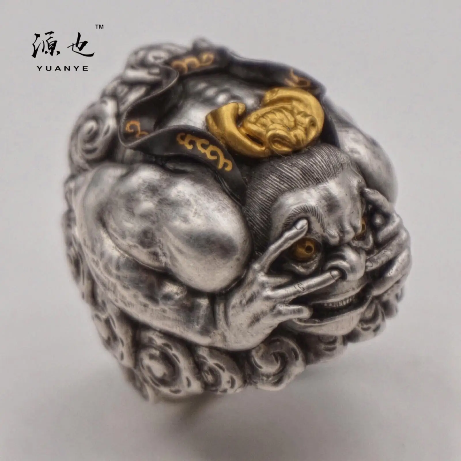 Charming Ring S925 silver Original handmade diamond power arhat ring with gold inlaid Chinese style opening ring
Charming Ring S925 silver Original handmade diamond power arhat ring with gold inlaid Chinese style opening ring