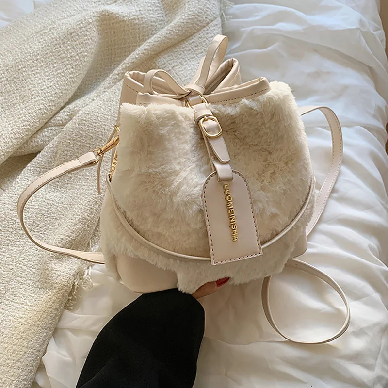 Faux Fur Soft Winter Small Bucket Tote Handbags Designer Women Shoulder Bags 2021 Winter Top Handle Crossbody Bags с доставкой
Faux Fur Soft Winter Small Bucket Tote Handbags Designer Women Shoulder Bags 2021 Winter Top Handle Crossbody Bags с доставкой