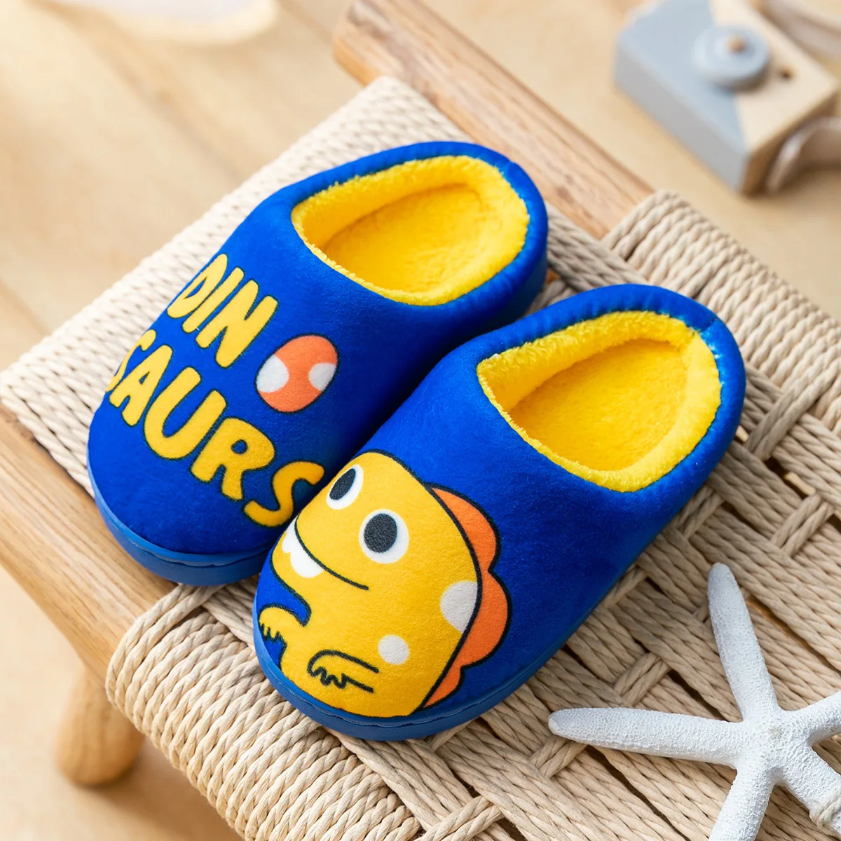 Children's Slippers for Boys and Girls Baby Home Shoes Cute Cartoon Dinosaur Kids Cotton Slippers Winter Warm Soft Flats Shoes
Children's Slippers for Boys and Girls Baby Home Shoes Cute Cartoon Dinosaur Kids Cotton Slippers Winter Warm Soft Flats Shoes