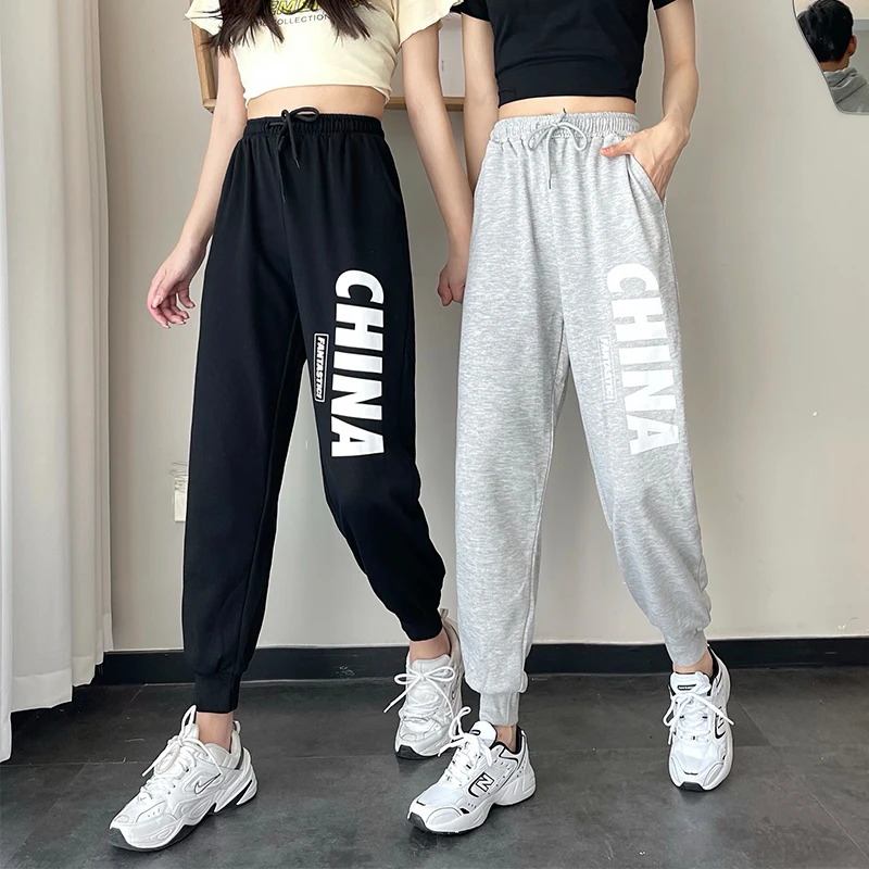 Женская весенне-осенняя Обычная уличная одежда, уютные Свободные повседневные Студенческие Брюки в Корейском стиле хип-хоп с эластичным по... 
Женская весенне-осенняя Обычная уличная одежда, уютные Свободные повседневные Студенческие Брюки в Корейском стиле хип-хоп с эластичным по...