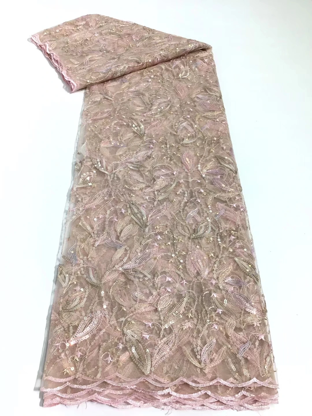 Fashion French Soft Tulle Lace Fabric High Quality Sequins African Ghana Mesh Lace Fabric For Nigerian Wedding Party Dress
Fashion French Soft Tulle Lace Fabric High Quality Sequins African Ghana Mesh Lace Fabric For Nigerian Wedding Party Dress