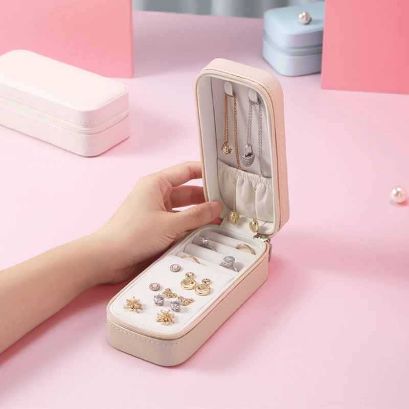 1 Pc Protable Travel Leather Rectangle Bracelet Box Brooch Jewelry Storage Case Earrings Necklace Cosmetic Organizer Display 
1 Pc Protable Travel Leather Rectangle Bracelet Box Brooch Jewelry Storage Case Earrings Necklace Cosmetic Organizer Display