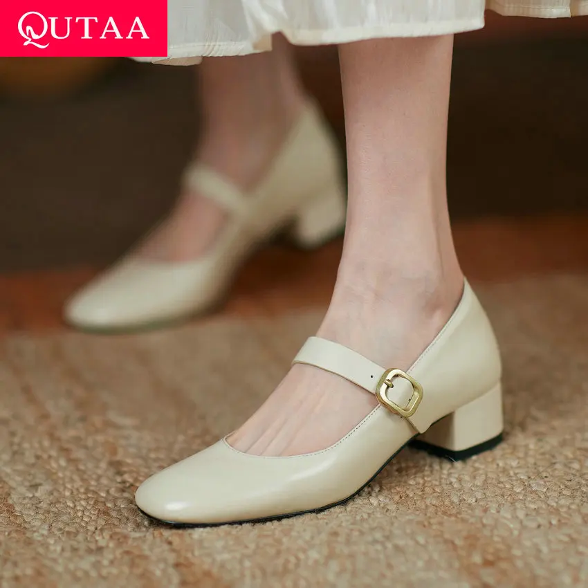 QUTAA 2021 Mary Janes Genuine Leather Women Pumps Casual Round Toe Square Heels Spring Autumn Buckle Female Shoes Size 34-40
QUTAA 2021 Mary Janes Genuine Leather Women Pumps Casual Round Toe Square Heels Spring Autumn Buckle Female Shoes Size 34-40