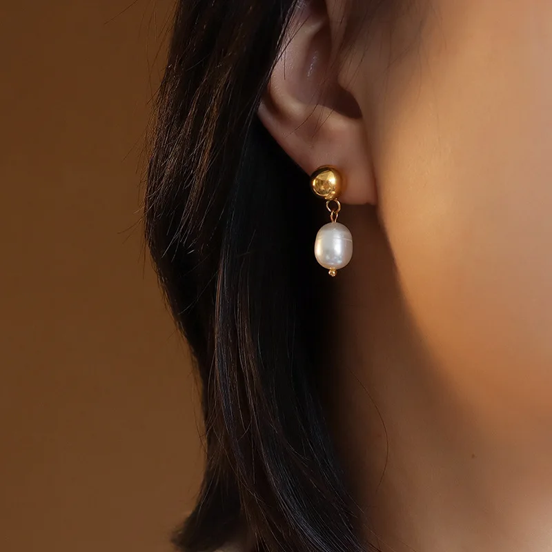 2021 Allergy Free Fresh Water Pearl Stud Earring for Woman Fashion Stainless Steel 18k Gold Plated Earring Accessory Never Fade
2021 Allergy Free Fresh Water Pearl Stud Earring for Woman Fashion Stainless Steel 18k Gold Plated Earring Accessory Never Fade