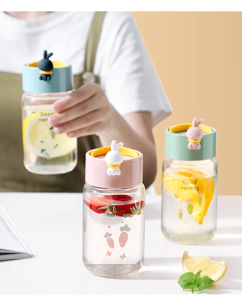Миниатюрная стеклянная бутылка для воды с ручкой и веревкой, 340 мл, портативная уличная спортивная бутылка, крышка без протечек
Миниатюрная стеклянная бутылка для воды с ручкой и веревкой, 340 мл, портативная уличная спортивная бутылка, крышка без протечек