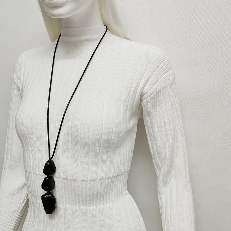 

kara&kale Long black pendant necklace Adjustable length daily styles Original designs Fashion acrylic jewelry Geometric shape