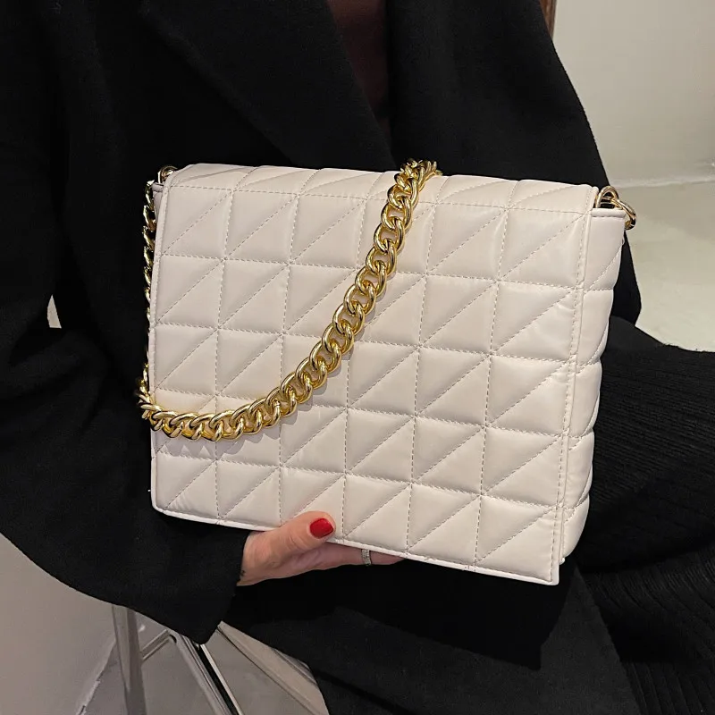 White Quilted Women's Messenger Bag Flap Chain Shoulder Bag Embroidery Thread Handbags Female All Match Design Crossbody Bag Sac
White Quilted Women's Messenger Bag Flap Chain Shoulder Bag Embroidery Thread Handbags Female All Match Design Crossbody Bag Sac