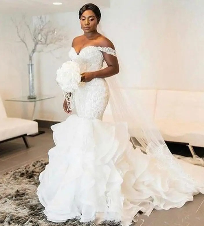 Винтажное свадебное платье-Русалка с открытыми плечами, свадебное платье с каскадными оборками из органзы, украшенное бисером
Винтажное свадебное платье-Русалка с открытыми плечами, свадебное платье с каскадными оборками из органзы, украшенное бисером