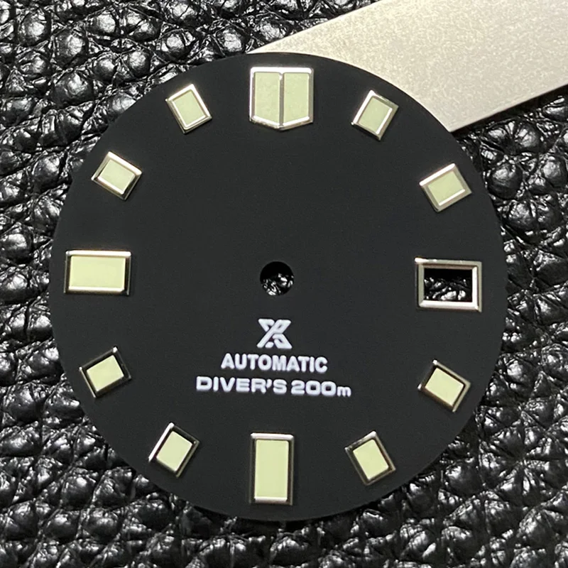 Heimdallr Watch Parts 28.5mm Black Dial Luminous Marks SKX007 Mod Dial Suitable For NH35A Automatic Movement
Heimdallr Watch Parts 28.5mm Black Dial Luminous Marks SKX007 Mod Dial Suitable For NH35A Automatic Movement