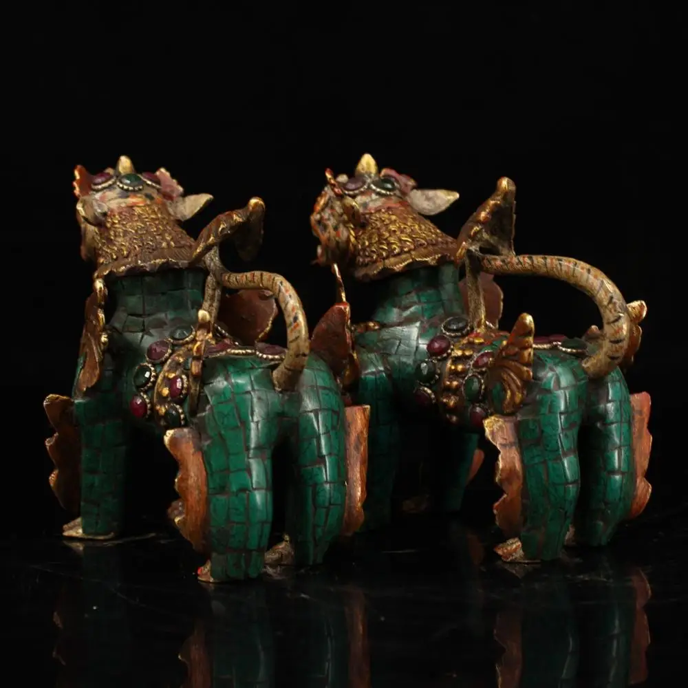 wedding decoration Nepal collects old copper to create hand-embellished gemstones to depict gold and ward off evil lions statue
wedding decoration Nepal collects old copper to create hand-embellished gemstones to depict gold and ward off evil lions statue