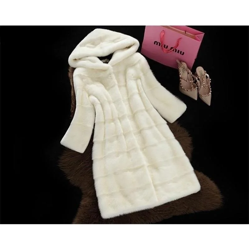 Fashion Fake Fur Coat Women Full Sleeve Wave Cut Genuine Rabbit Fur Warm Winter Coats and Jackets with A Hood
Fashion Fake Fur Coat Women Full Sleeve Wave Cut Genuine Rabbit Fur Warm Winter Coats and Jackets with A Hood