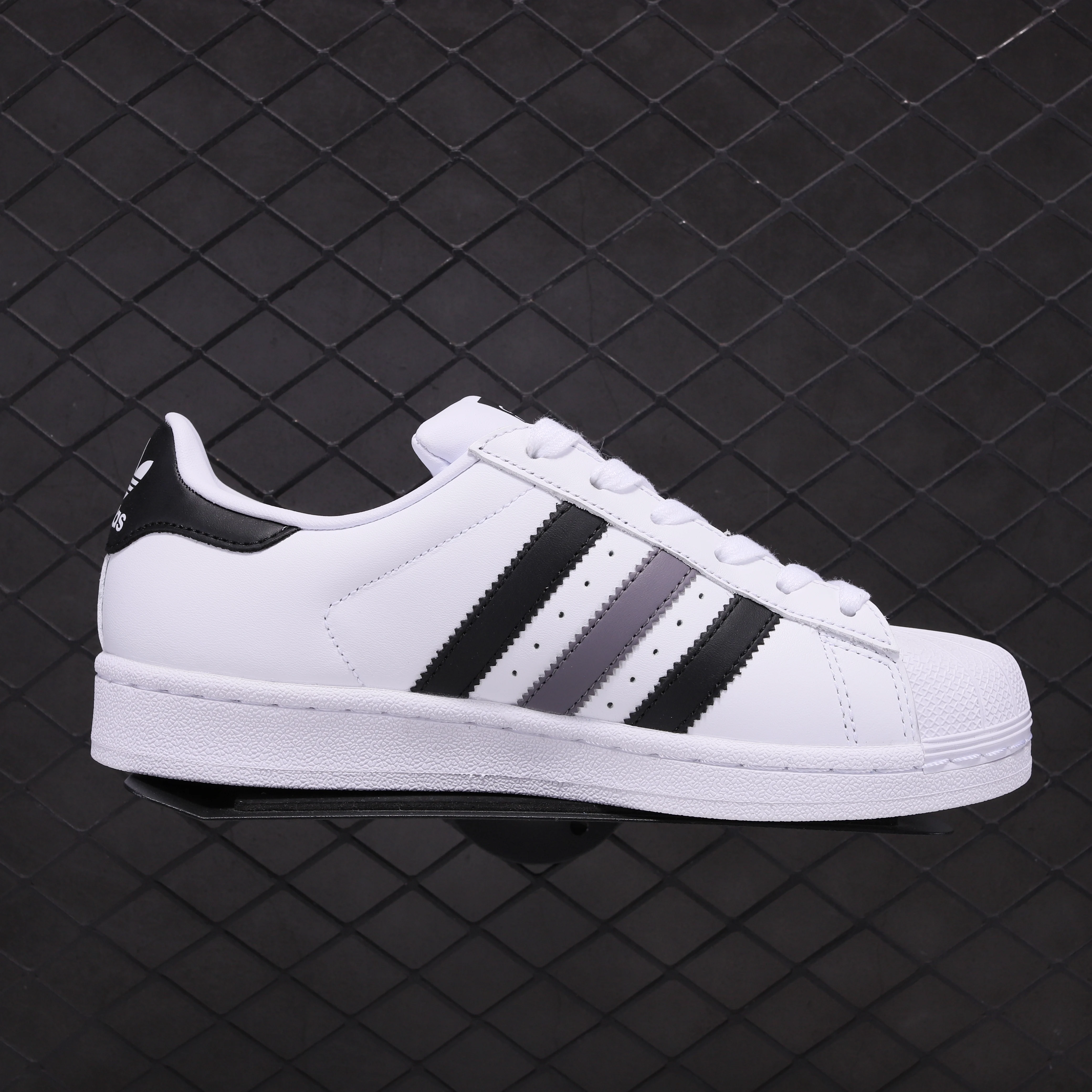 New Arrival Originals SUPERSTAR shoes Sneakers Casual skateboard shoes Men's and women's shoes eur35-46
New Arrival Originals SUPERSTAR shoes Sneakers Casual skateboard shoes Men's and women's shoes eur35-46