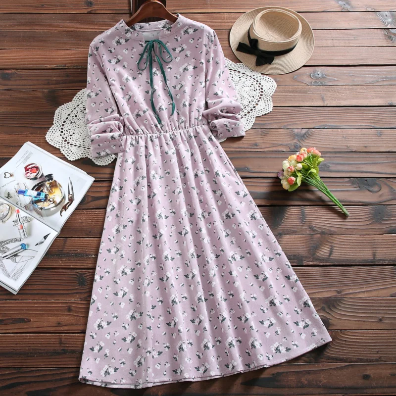 Prairie Chic Autumn Spring Women Long Dress Stand Collar Ribbon Floral Printed Elastic-Waist Dress Elegant Corduory Sweet Dress
Prairie Chic Autumn Spring Women Long Dress Stand Collar Ribbon Floral Printed Elastic-Waist Dress Elegant Corduory Sweet Dress