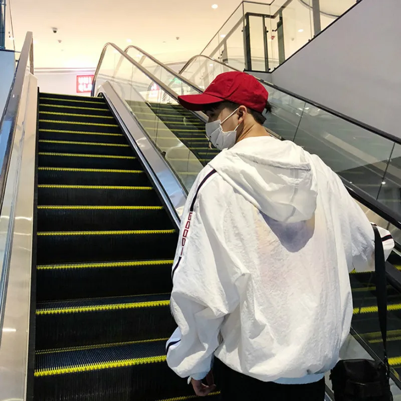 Men Jackets Mens Hooded Pockets Fashion Jacket Summer Breathable Sun Protection Clothing Students Leisure Loose Chic Male Coats
Men Jackets Mens Hooded Pockets Fashion Jacket Summer Breathable Sun Protection Clothing Students Leisure Loose Chic Male Coats