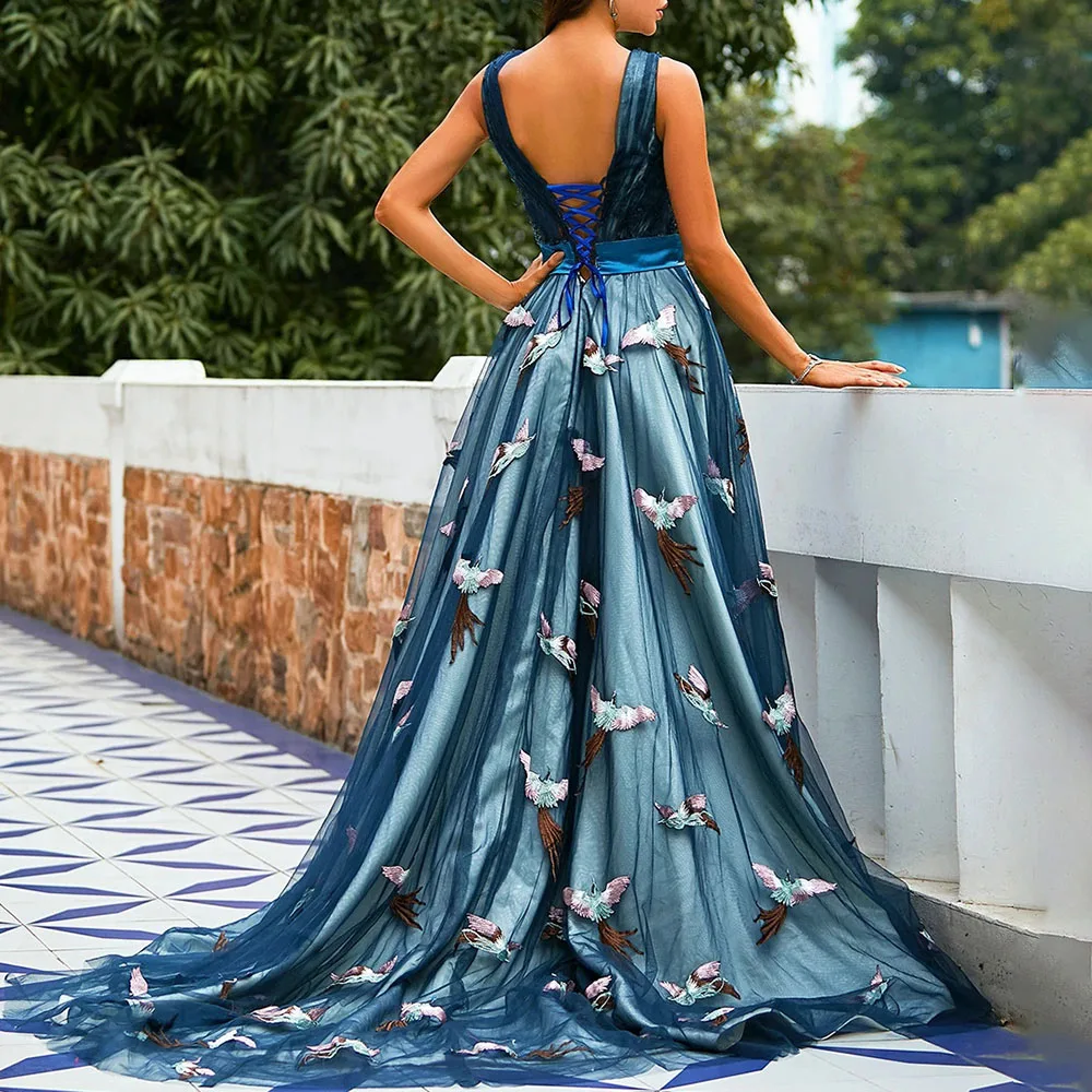 2021 Europe America Summer New Blue Net Yarn Embroidered Bandage V-neck Backless High Waist Women Evening Dress Sexy Fashion
2021 Europe America Summer New Blue Net Yarn Embroidered Bandage V-neck Backless High Waist Women Evening Dress Sexy Fashion