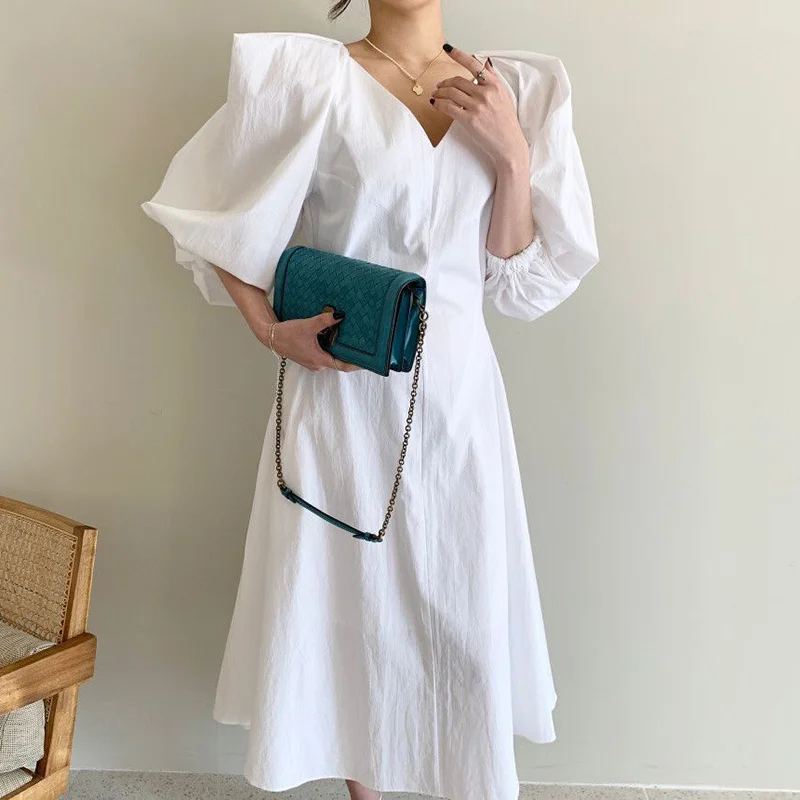 2021 Summer Dress Korean Chic French Slim V-neck Dresses Waist Length Over Knee Large Swing Bubble Sleeve Dress For Women HH507
2021 Summer Dress Korean Chic French Slim V-neck Dresses Waist Length Over Knee Large Swing Bubble Sleeve Dress For Women HH507