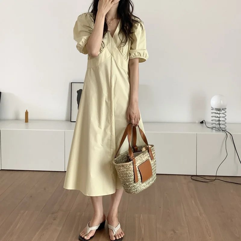 Korejpaa Women Dress 2021Korean Fashion Chic French Gentle V-neck Pleated Slim Solid Color High Waist Bubble Sleeve Long Vestido
Korejpaa Women Dress 2021Korean Fashion Chic French Gentle V-neck Pleated Slim Solid Color High Waist Bubble Sleeve Long Vestido