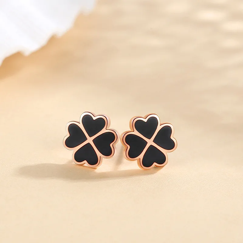 Lucky four leaf clover Earrings women's Sterling Silver Korean version love small glue dropping Earrings versatile sweet tempera
Lucky four leaf clover Earrings women's Sterling Silver Korean version love small glue dropping Earrings versatile sweet tempera