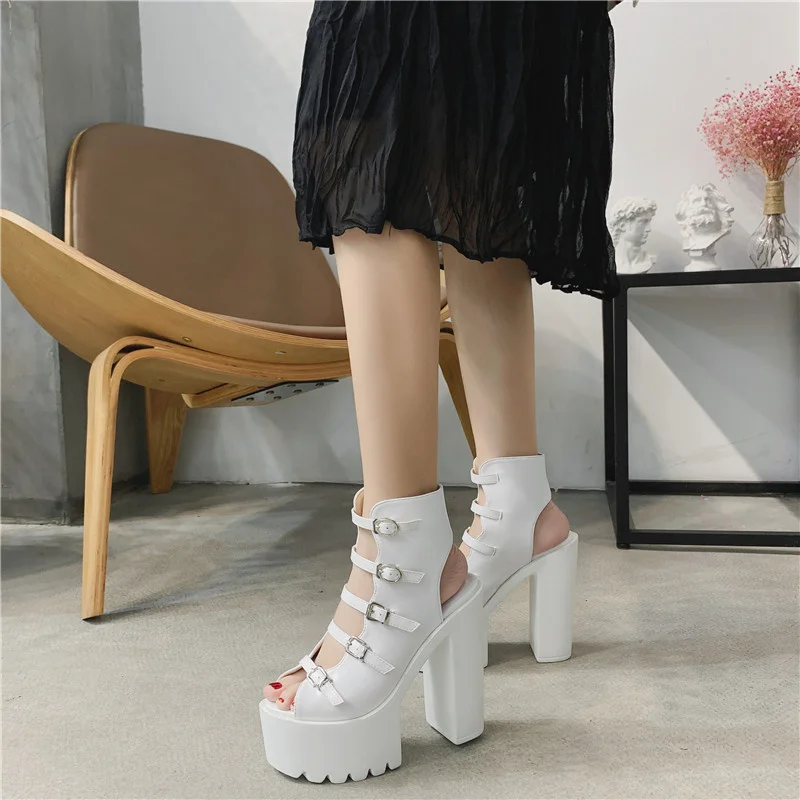 2021 summer new spring and summer fashion flow super high heel waterproof platform women's hairtail mouth buckle women's sandals 
2021 summer new spring and summer fashion flow super high heel waterproof platform women's hairtail mouth buckle women's sandals
