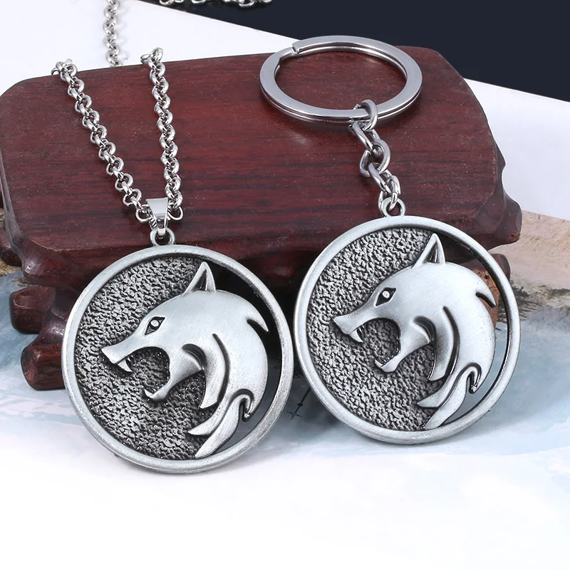 SG Hot Game Wizard Wild Hunt Wolf Necklaces Pendants Geralt Cosplay Props Wolf Head Costume Pendants Accessories Men Choker 
SG Hot Game Wizard Wild Hunt Wolf Necklaces Pendants Geralt Cosplay Props Wolf Head Costume Pendants Accessories Men Choker