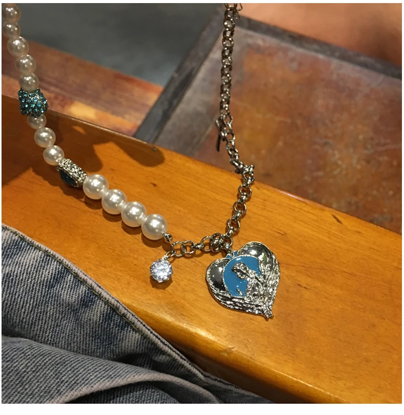 Women Jewelry Love Pendant Necklace Delicate Design Metal Simulated Pearl Blue Crystal Zircon Necklace For Party Gifts
Women Jewelry Love Pendant Necklace Delicate Design Metal Simulated Pearl Blue Crystal Zircon Necklace For Party Gifts