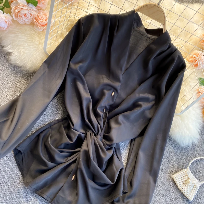 2021 New White Black Women's Shirt Fashion Spring Summer Long Sleeve V-neck Twist Front Casual Female Work Office Shirt Tops
2021 New White Black Women's Shirt Fashion Spring Summer Long Sleeve V-neck Twist Front Casual Female Work Office Shirt Tops