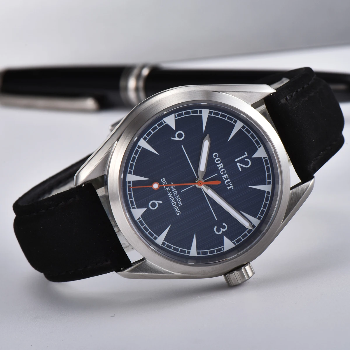 Cogeut 41mm Blue Dial Seagull、Miyota8215 Automatic Mens Mechanical Wristwatches Sapphire Glass Waterproof Luminous Leather Strap
Cogeut 41mm Blue Dial Seagull、Miyota8215 Automatic Mens Mechanical Wristwatches Sapphire Glass Waterproof Luminous Leather Strap