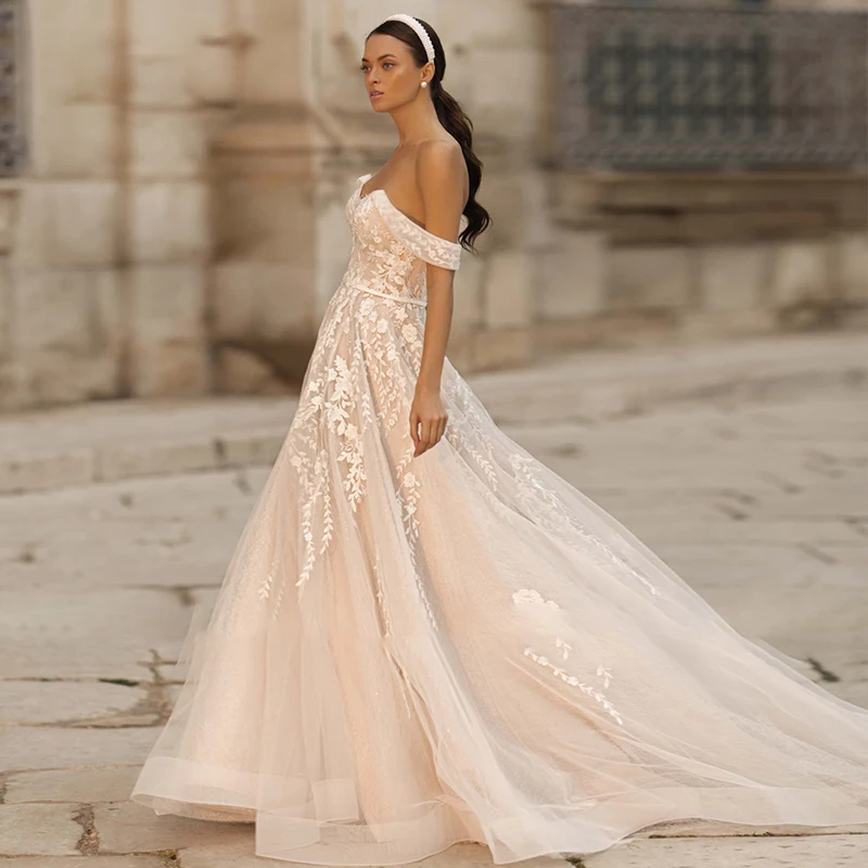 Retro Grace White Wedding Dress Lace V-neck Sleeveless Backless Bridal Dresses Plus Size Tail Wedding Gown
Retro Grace White Wedding Dress Lace V-neck Sleeveless Backless Bridal Dresses Plus Size Tail Wedding Gown