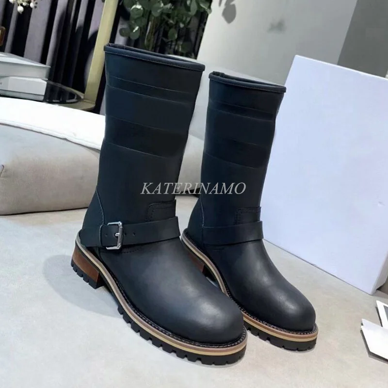 Luxury Brand Women Genuine Leather Platform Boots Mid-calf Slip On Belt Buckle Decor High Quality New Ladies Stylish Boots Shoes
Luxury Brand Women Genuine Leather Platform Boots Mid-calf Slip On Belt Buckle Decor High Quality New Ladies Stylish Boots Shoes