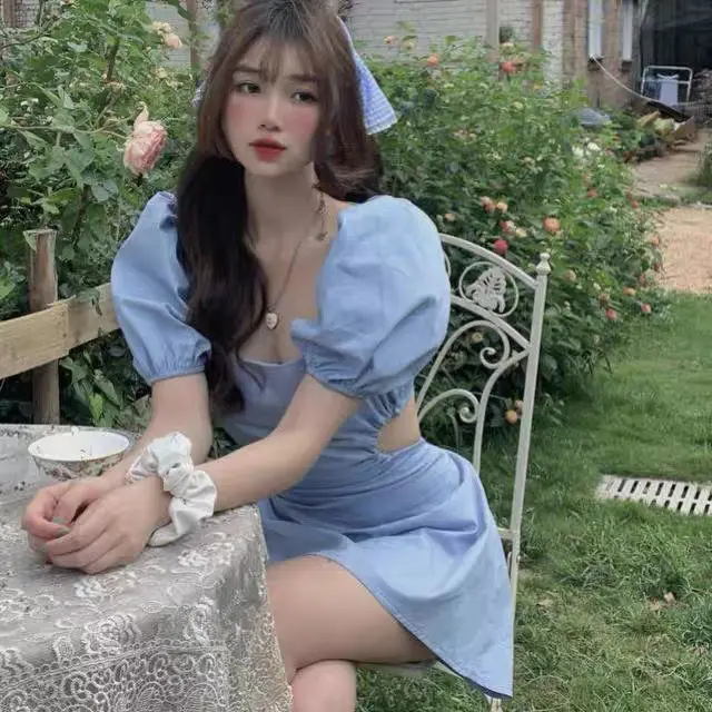 2021 French design sense waist strap retro palace style puff sleeve dress pure desire scheming A-line skirt female
2021 French design sense waist strap retro palace style puff sleeve dress pure desire scheming A-line skirt female