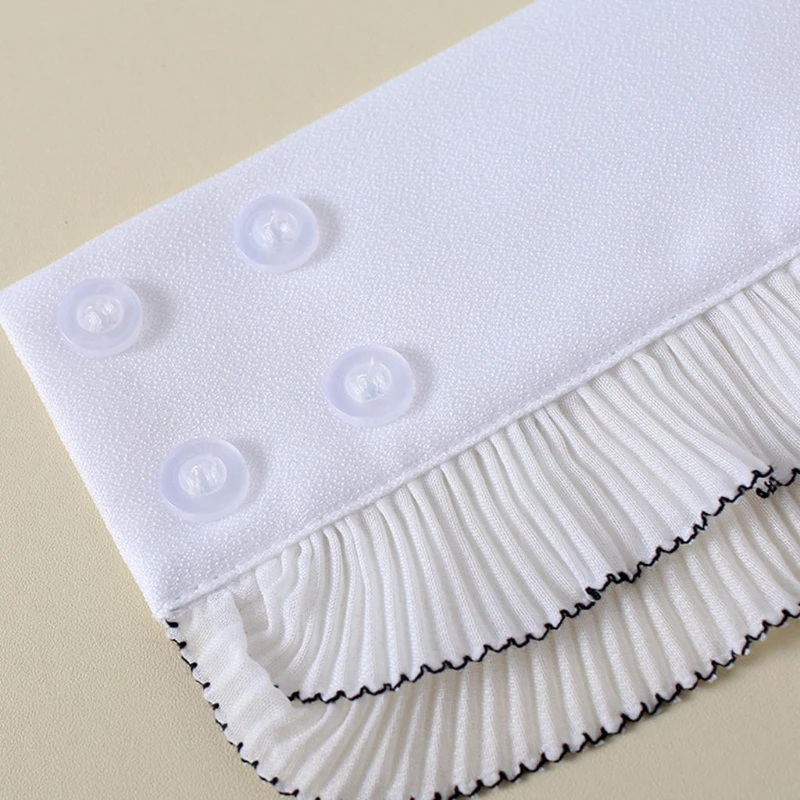 Winter Women Decorative Fake Sleeves Double Layer Pleated White Horn Cuffs Black Edge Sweater Ruffles Wrist Warmers 
Winter Women Decorative Fake Sleeves Double Layer Pleated White Horn Cuffs Black Edge Sweater Ruffles Wrist Warmers
