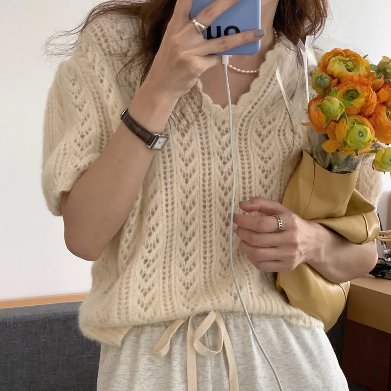 2021 Femme Summer Solid Knit Short Sleeves V-Neck All Match Pullovers Chic Korean New Casual Tops Loose T-shirts 
2021 Femme Summer Solid Knit Short Sleeves V-Neck All Match Pullovers Chic Korean New Casual Tops Loose T-shirts