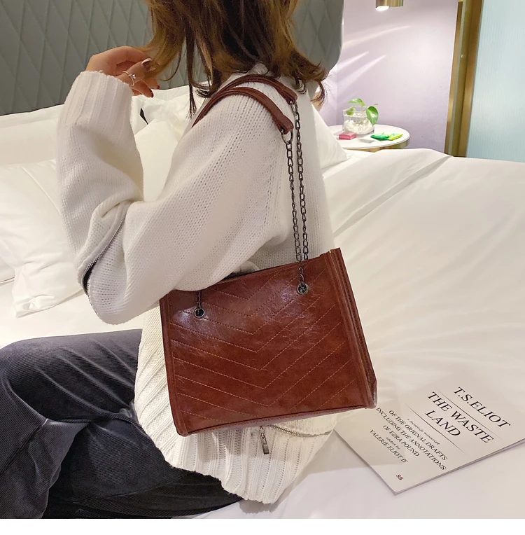 New 2020 Fashion Retro Hong Kong Style Fashion Women's Bag Shoulder Bag Casual Messenger Chain Bag Popular Ladies Handbag Hot
New 2020 Fashion Retro Hong Kong Style Fashion Women's Bag Shoulder Bag Casual Messenger Chain Bag Popular Ladies Handbag Hot