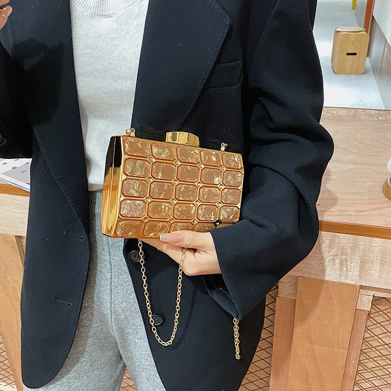 European and American Retro Ladies Clip Personalized Bag 2021 New Fashion Trend Shoulder Bag Net Red Chain Box Messenger Bag
European and American Retro Ladies Clip Personalized Bag 2021 New Fashion Trend Shoulder Bag Net Red Chain Box Messenger Bag